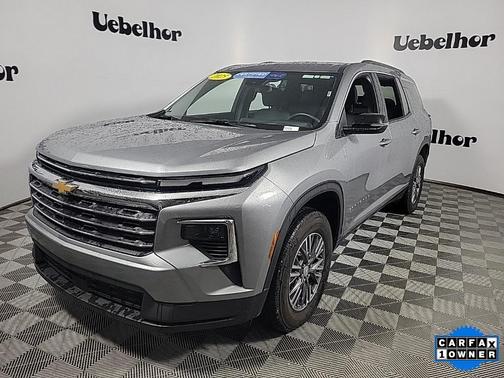 2025 Chevrolet Traverse LT