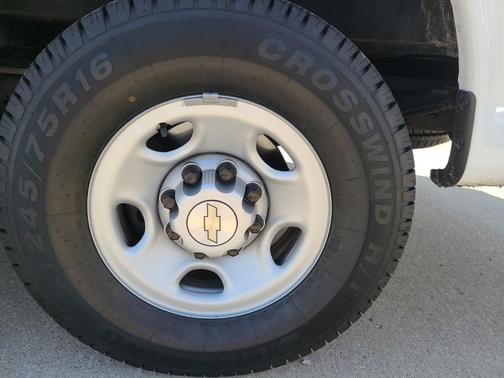 Photo 5 of 13 of 2020 Chevrolet Express 2500 Work Van