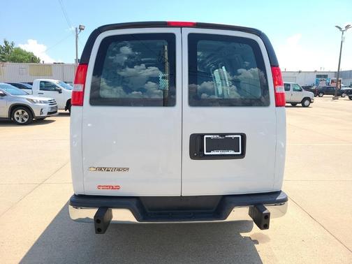 Photo 3 of 13 of 2020 Chevrolet Express 2500 Work Van