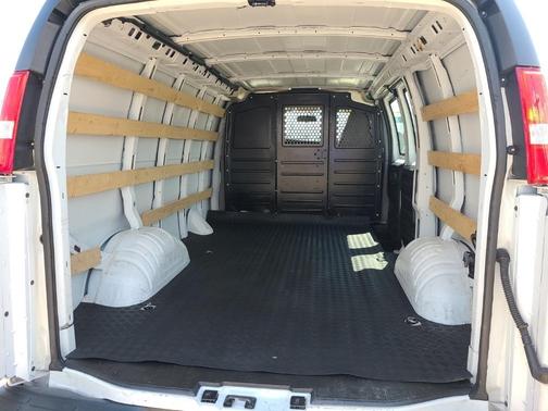 Photo 4 of 13 of 2020 Chevrolet Express 2500 Work Van