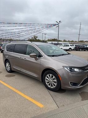 2018 Chrysler Pacifica Touring-L