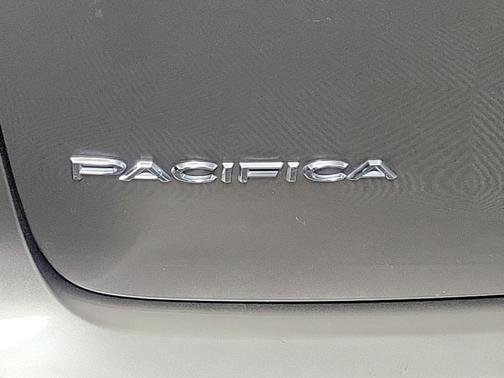 2018 Chrysler Pacifica Touring-L