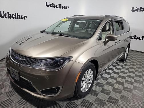 2018 Chrysler Pacifica Touring-L