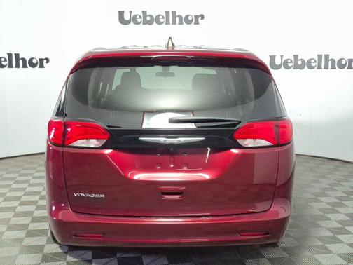 2022 Chrysler Voyager LX