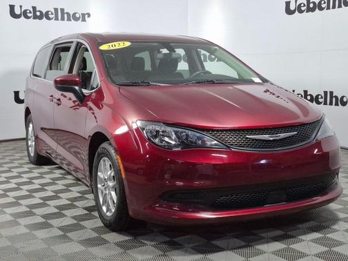 2022 Chrysler Voyager LX