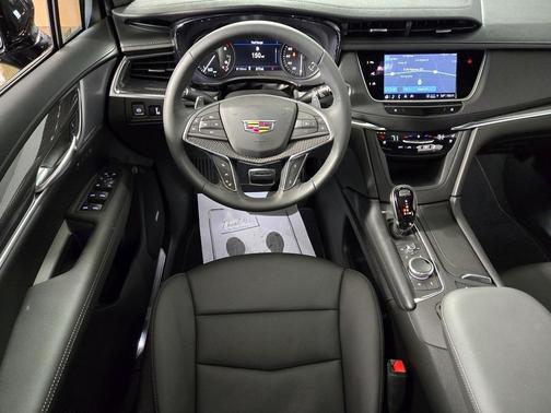 2025 Cadillac XT5 Sport