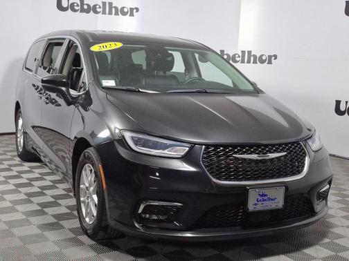 2023 Chrysler Pacifica Touring-L