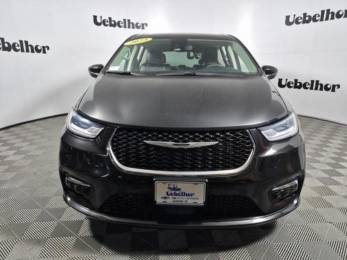 2023 Chrysler Pacifica Touring-L