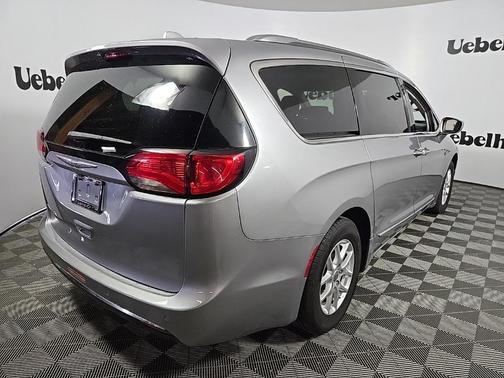 2020 Chrysler Pacifica Touring-L