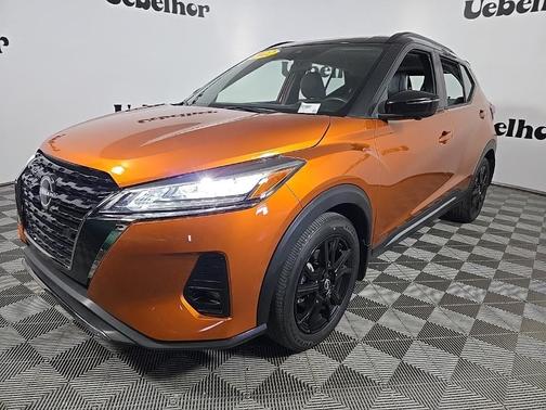 2022 Nissan Kicks SR