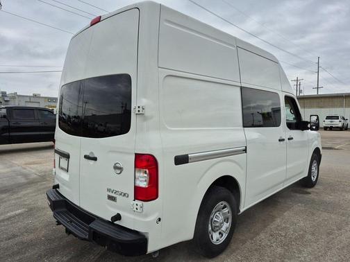 2016 Nissan NV Cargo NV2500 HD SV V6/SV V8
