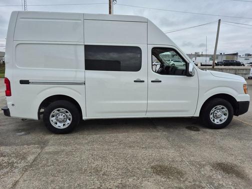 2016 Nissan NV Cargo NV2500 HD SV V6/SV V8