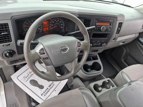 2016 Nissan NV Cargo NV2500 HD SV V6/SV V8