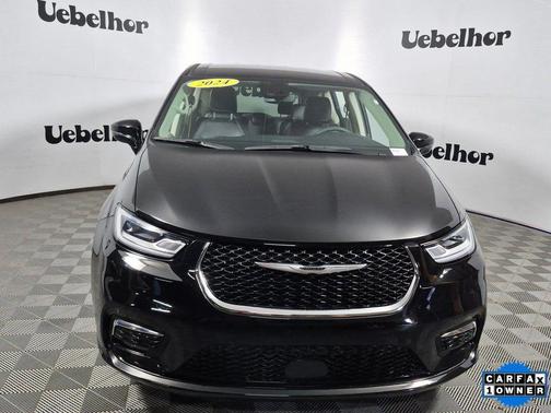 2024 Chrysler Pacifica Touring-L