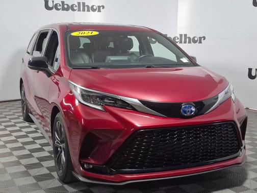 2021 Toyota Sienna XSE 7 Passenger