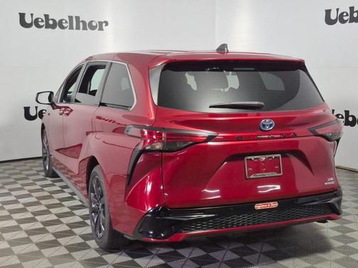 2021 Toyota Sienna XSE 7 Passenger