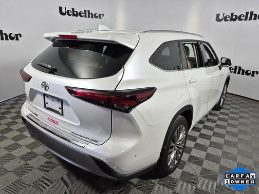 2024 Toyota Highlander Platinum