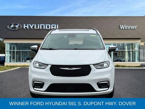 Bright White Clearcoat 2023 Chrysler Pacifica LIMITED