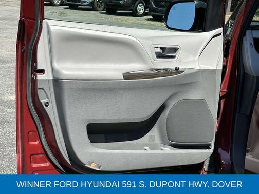 2020 Toyota Sienna XLE