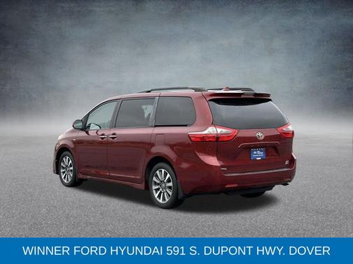 2020 Toyota Sienna XLE