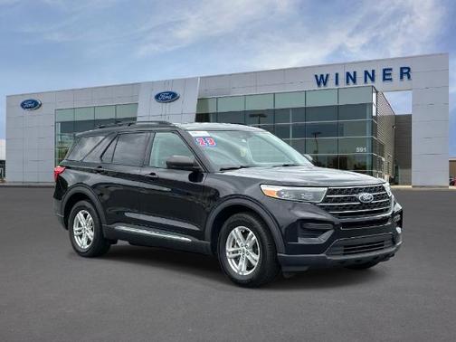 AGATE BLACK METALLIC 2023 Ford Explorer XLT