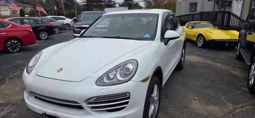 White 2014 Porsche Cayenne Diesel