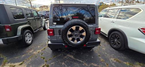 2020 Jeep Wrangler Unlimited Sahara Altitude