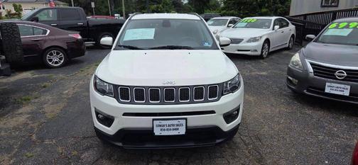 White 2018 Jeep Compass Latitude