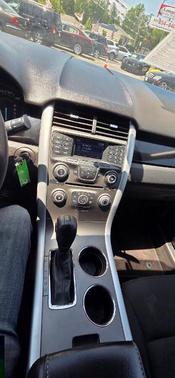 Black 2014 Ford Edge SE