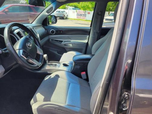 2014 Toyota Tacoma Base
