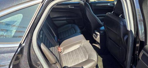 Black 2015 Ford Fusion SE