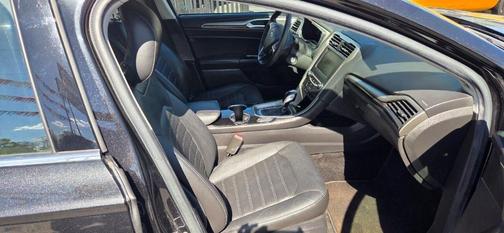 Black 2015 Ford Fusion SE