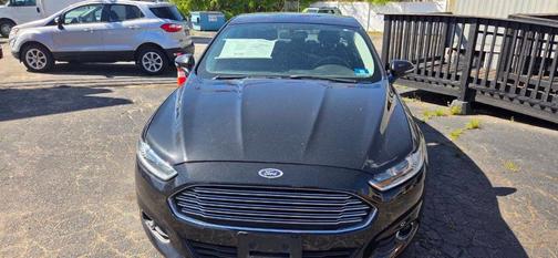 Black 2015 Ford Fusion SE