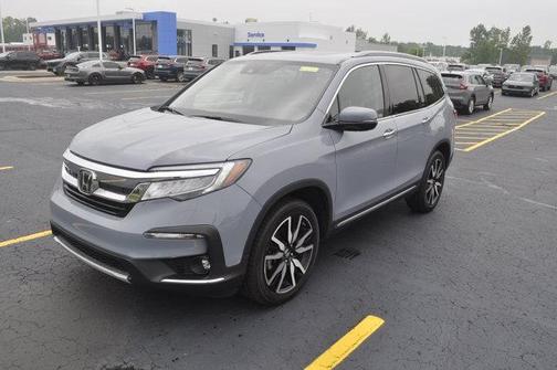 2022 Honda Pilot Touring 8-Passenger