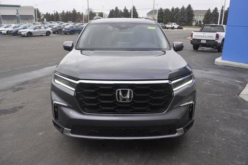 2025 Honda Pilot Touring 8-Passenger