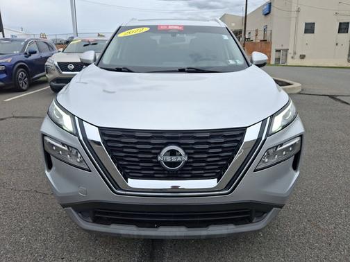 Brilliant Silver Metallic 2022 Nissan Rogue SV