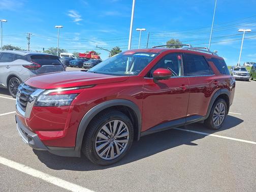 2023 Nissan Pathfinder SL