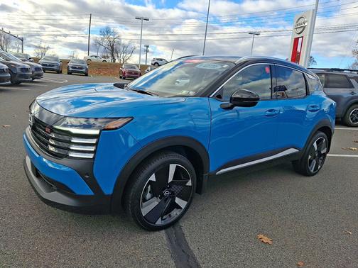 2025 Nissan Kicks SR