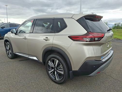 Champagne Silver 2021 Nissan Rogue SL