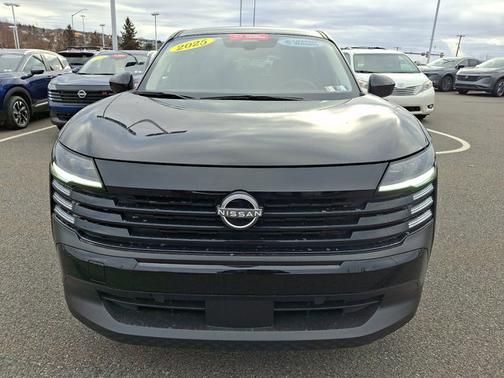 2025 Nissan Kicks SV