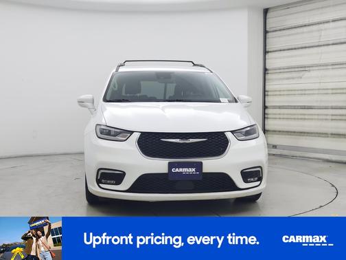 White 2022 Chrysler Pacifica Touring L