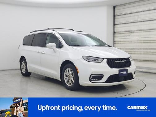 White 2022 Chrysler Pacifica Touring L