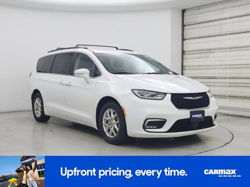 White 2022 Chrysler Pacifica Touring L