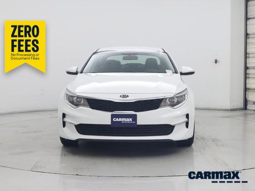 White 2016 Kia Optima LX