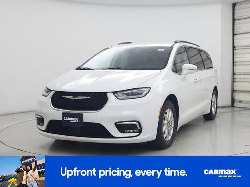 White 2022 Chrysler Pacifica Touring L