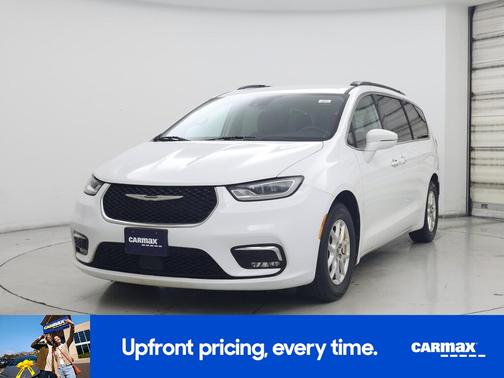 White 2022 Chrysler Pacifica Touring L