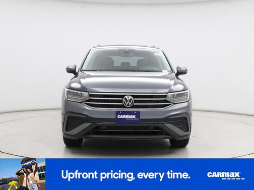 Gray 2022 Volkswagen Tiguan SE