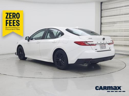 White 2025 Toyota Camry SE