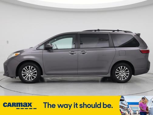 2019 Toyota Sienna XLE