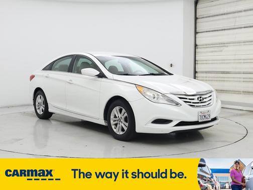 2013 Hyundai SONATA GLS